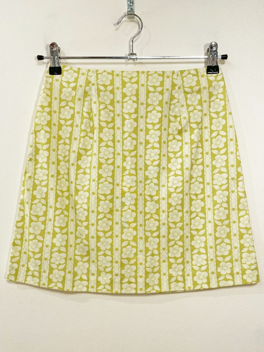 Like New Rouje Stretch Cotton Floral Mini Skirt Chartreuse 34, XS